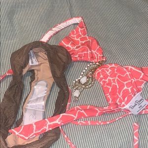 Never worn Beach Bunny Swimming suite ❤️❣️❤️🌸